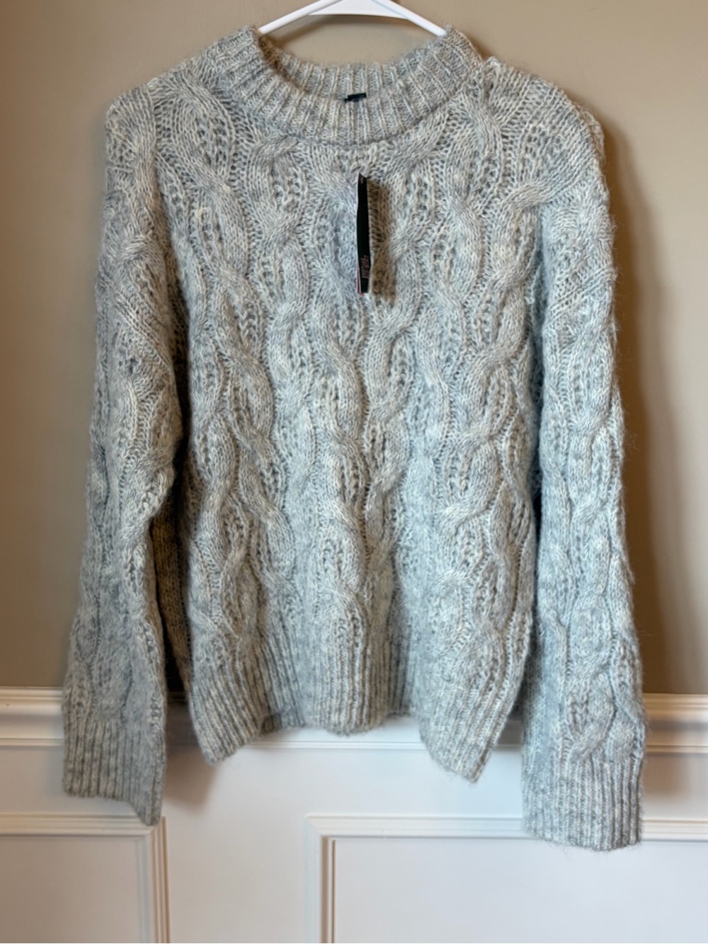 Wild Fable Light Gray Cozy Cable Knit Women’s Sweater, XXS, NWT Cottagecore Fall